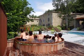 Bain A Remous Marque O Biozz En 2020 Gites De Charme Drome Provencale Gite Groupe