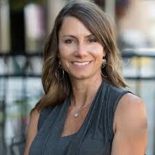 Rayna Wells's Instagram, Twitter & Facebook