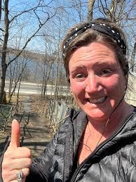 Colleen Earle's Instagram, Twitter & Facebook