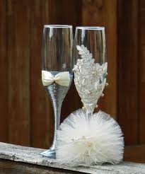 El corte inglés es una de las cadenas de grandes almacenes más importantes del mundo. 55 Ideas De Copas Para Brindis Copas Decoradas Para Boda Decoracion De Copas Copas De Novios