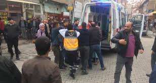 Jul 02, 2021 · konya'da kafede çıkan silahlı kavgada yaralanan kişi, hastanede öldü 02.07.2021 08:56 konya'nın selçuklu ilçesindeki bir kafede otopark meselesinden çıktığı iddia edilen silahlı kavgada ağır yaralanan genç, hastanede hayatını kaybetti. Konya Da Silahli Kavga 1 Yarali