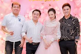27 tháng 7, 2016 ·. Vo Hoang Yáº¿n Cung Dan Sao Dá»± Sinh Nháº­t Máº«u Nhi Báº£o Ha Ngoi Sao