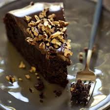 Gateau Au Chocolat Aux Pacanes Et Au Bourbon Chatelaine Christmas Food Chocolate Cake Food