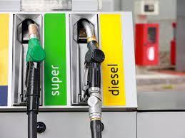 Benzin c (singular definite benzinen, plural indefinite benziner). Benzin Und Diesel Kosten Zum Ferienbeginn So Viel Wie Vor Elf Jahren Business Insider