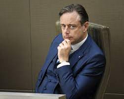 Clc interviewed mr bart de wever, mayor of antwerp, as part of his visit to singapore on october 2014. N Va Approves Deviation From Articles Of Association Bart De Wever Can On World Today News