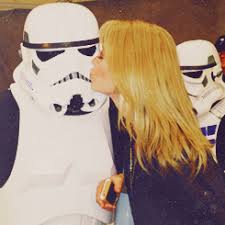 Nine contestants compete to win a top amount by playing a quiz/elimination contest. The Weakest Link Star Trek Edition Star Trek Cast Video Fanpop