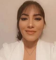 Lora Fernandez's Instagram, Twitter & Facebook