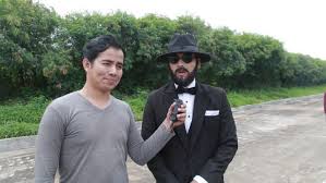 Money (kris hatta) berkeliling ke berbagai penjuru indonesia membantu mereka yang kekurangan secara ekonomi namun. Kembali Jadi Mr Money Uang Kaget 10 Potret Gagah Kriss Hatta