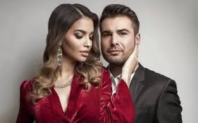 În spatele imaginii de rocker rebel, adrian despot este un familist convins: Trecutul NeÈ™tiut Al SoÈ›iei Lui Adrian Mutu Sandra A Fost LogoditÄƒ È™i È™i A PÄƒrÄƒsit Iubitul Inainte De NuntÄƒ Galerie Foto Stiri Vedete Si Evenimente Viva Ro