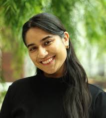 Nadira Khan's Instagram, Twitter & Facebook