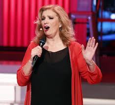 Trasmissione televisiva in onda su canale 5 dalle ore 16:00. Iva Zanicchi Eta Altezza Peso Marito Fidanzato E Figli Caffeina Magazine