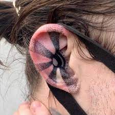 21 Small Ear Tattoos For Minimalists Tiny Ear Tattoo Ideas Allure