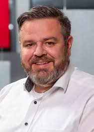 Professoren und Dozenten für Systems Engineering