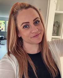 Just wrapped up my first ever tv-scene with lines and choreography!🎬🎥 I  have done a lot of jobs as an extra in movies, commercials and  tv-productions, but today I got to act