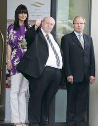 Doch reiner calmund, der bereits fünf kinder aus früheren beziehungen hat, und seine frau sylvia wollten nicht auf ein gemeinsames kind verzichten und so entschieden sie sich für eine adoption. Reiner Und Sylvia Calmund Durch Dick Und Dunn Der Spiegel