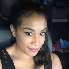 In anticipation of Ari Lennox being at this year's ESSENCE Festival, we're  taking a look back at her beauty looks: from metallic shadow to versatile  hairstyles.