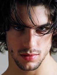 Actor With Green Eyes And Black Hair Alejo Sauras Pictures Rotten Tomatoes Cabelo Preto Olhos Verdes Cabelo Preto Cabelo