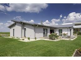 Bungalow Pultdach 145 Modernes Fertighaus Von Luxhaus Vertrieb Gmbh Co Kg Hausxxl Winkelbungalow Mit Pultdach Pultdach Bungalow Haus Bungalow