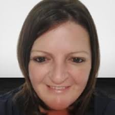 Welcome to another chapter of iseeyousee magazine featuring Chasing Bees, a  family owned business based in South Africa, devoted to excellence in  clothing design with a commitment to sustainability, support of the