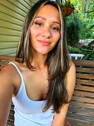 Are there any logo designers available for business logo design?