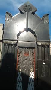 Cementerio de la chacarita in buenos aires, argentina, is known as the national cemetery and is the largest in argentina. Cementerio De La Chacarita La Chacarita Cemetery Cemetery Art Cemetery Landmarks