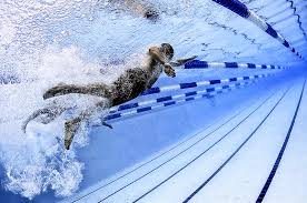 Babyschwimmen ist in der regel auch erst mit 3 monaten wenn die kleinen den kopf alleine halten können. Schwimmen Gesunde Sportart Fur Kinder Jugendliche Erwachsene Gesund Co At