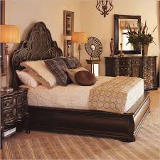 غرف نوم بني محروق كلاسيك