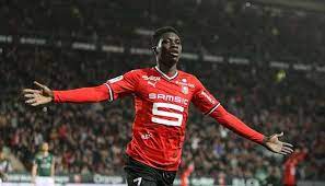 Rennes tient son nouveau gardien ! Arsenal Se Penche Sur Un Joueur De Rennes