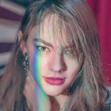 Like, la leyenda": ella es Ale Müller, la bella protagonista