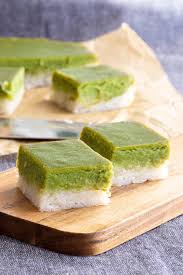 Kueh sarlat, seri muka, kueh salat, gading galoh, kueh seri muka, kuih, kueh, malaysia, malay, singapore, nyonya, nonya, straits chinese, baba, peranakan, puteri sarlat, kueh serikaya. Seri Muka Coconut Pandan Layer Cake Wandercooks