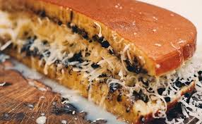 'sweet martabak') or mànjiānguǒ (chinese: Ternyata Ini Asal Usul Martabak Di Indonesia