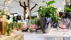 Our team works hard each day to create a happy place to browse and shop, whether you're strolling the trellised garden walk or shopping new glarus' best selection of home décor and gifts. Der Herzliche Blumenladen Stuttgart Sillenbuch Youtube
