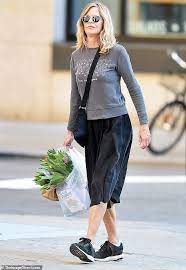  Meg Ryan 57 Steps Out Of Save The Elephants In New York Oltnews