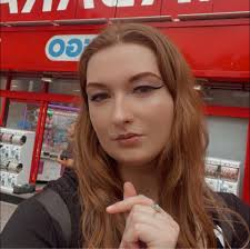 Am I too late with this trend??? What do my lord mains say about me? I  don't wanna hear anything about showering, we had 8 months to do this 😆. I  just