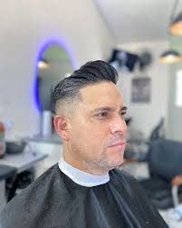 Soltando a mão 💈 Da Rosa Barber ✓ 📍 @barbearia_rogercostta  #penteadomasculino #penteado #pompadour #degrademasculino  #degradecompenteado #escovado #barbearia #barbershop #darosabarber80  #portoalegre #barbeariaportoalegre