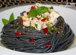 Espaguetis Negros Con Quesos Aromatizados Gastronomia Cia