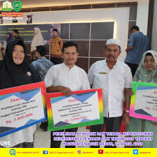 Lambang aceh berbentuk persegi lima yang menyerupai kopiah. Smk Pp Negeri Saree Juara Tenaga Pendidik Dan Kependidikan Berprestasi Tingkat Kabupaten Aceh Besar Duta Nusantara Merdeka