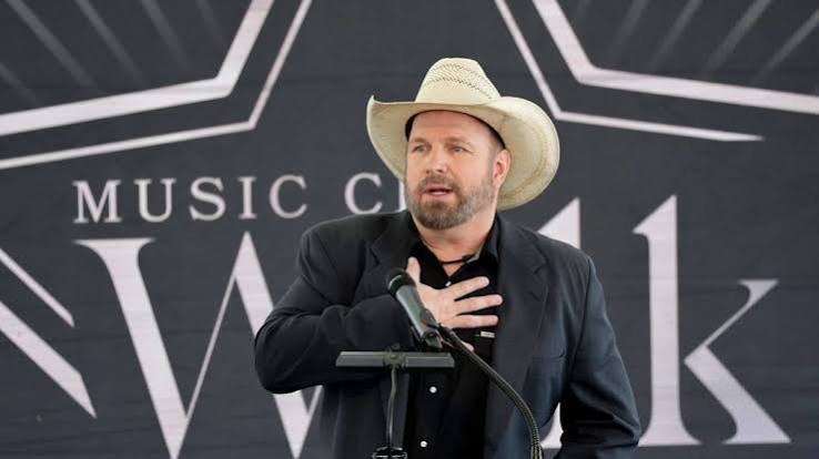 Garth Brooks makes major announcement in life-changing update