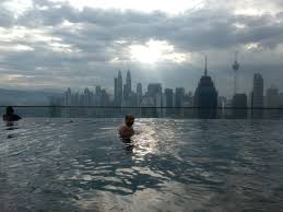 And for a lifestyle so close to heaven, cocktails and lounge beds are naturally part of the deal. Choosing Best View In Kuala Lumpur With Infinity Pool