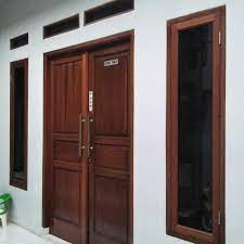 Atau kamu bosan melihatnya sehingga menginginkan tampilan pintu dan jendela yang lebih indah? Jual Kusen Pintu Dan Jendela Kayu Hitam Kota Tangerang Kusen Kayu Kamper Tokopedia