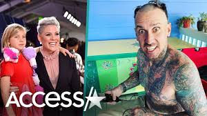 The couple's oldest child turned 8 years old on sunday and mama pink celebrated by sharing some baby pictures. Pink S Daughter Willow Shaves Dad Carey Hart S Hair We Ve Lost It Youtube