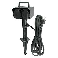 Die steckdosen für den garten sind die ideale möglichkeit, den immer größeren bedarf an technischen geräten zu decken und diese bequem ohne verlängerungskabel anzuschließen. Voltomat Erdspiess Steckdose Kabellange 5 M Anzahl Steckdosen Schuko 4 Ip44 3 500 W Bauhaus