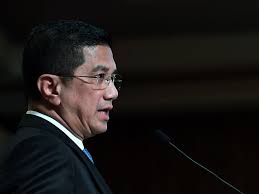 Mengkaji semula dasar pertahanan negara. Pembentangan Kertas Putih Felda Ditangguh Azmin Mynewshub