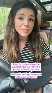 Nicole Keck's Instagram, Twitter & Facebook