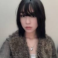 600+ “Yua” profil