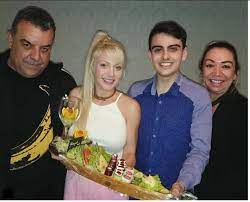 Dudu camargo pediu bárbara em namoro e surpreendeu a barbie humana: Namorada De Dudu Camargo Barbie Humana Surpreende Ao Aparecer Sem Maquiagem Ao Lado Dele Tv Foco
