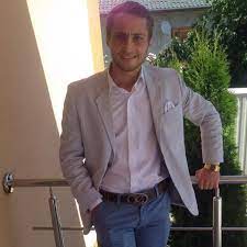 De vrouw van 27 kwam vier jaar geleden gewelddadig om het leven op het strand in knokke. Romanul Acuzat CÄƒ A Ucis O BelgiancÄƒ S A Filmat È™i È™i A FÄƒcut Selfie Cu Victima Sa AflatÄƒ In Agonie Stirileprotv Ro