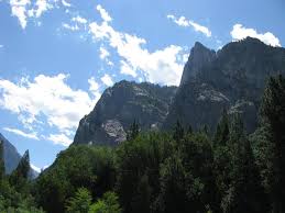 You will continue traveling on the north side of the river until you reach cedar grove, about 10 miles up the road. Moraine Campground Ca Sequoia Kings Canyon National Parks Recreation Gov
