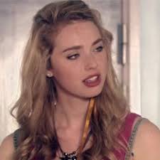 Eva Wells. (@canhearmyhowl)