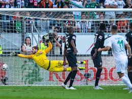 Diese funktion ist nur für registrierte und angemeldete benutzer verfügbar.private ligendu kannst den spaß am wettbewerb mit deinen freunden teilen, indem ihr eine private liga gründet und mit einer unbegrenzten anzahl an freunden in dieser geschlossenen gruppe ko. Liveticker Eintracht Frankfurt Werder Bremen 1 2 2 Spieltag Bundesliga 2018 19 Kicker